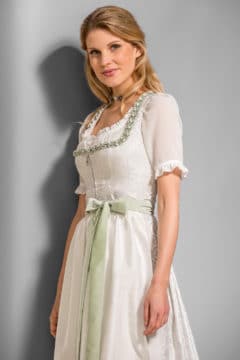 Hochzeitsdirndl und Hochzeitstrachten von Trachten Hiebaum, Steiermark