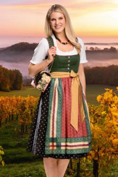 Vulkanland-Dirndl, Vulkanland-Tracht, handgefertigt in der Trachtenmanufaktur Hiebaum, Steiermark