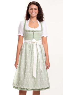 Dirndl handgefertigt in der Trachtenmanufaktur Hiebaum, Steiermark