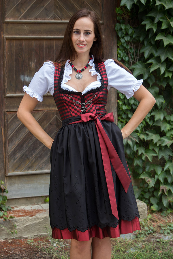 Rosegger Tracht Trachtenmode Hiebaum