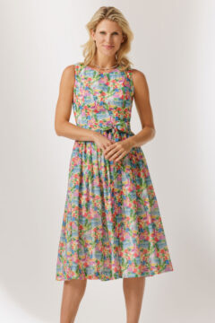 trachten-trachtenmode-hiebaum-studenzen-kleid-blumenmuster-sommerlich-trachtenkleid-steiermark-2026-1