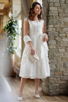 trachten_hiebaum_dirndl_hochzeitstrachten_hochzeit-in-tracht-damen_herren_hochzeitsdirndl_hochzeitsanzug_2023-4