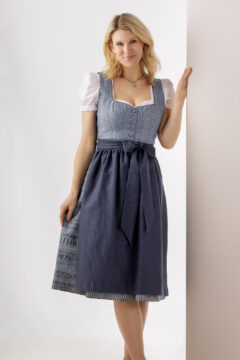 trachtenmode-hiebaum_studenzen_herbst-winter_2025_trachten_kaufen_steiermark_dirndl-blau-hellblau