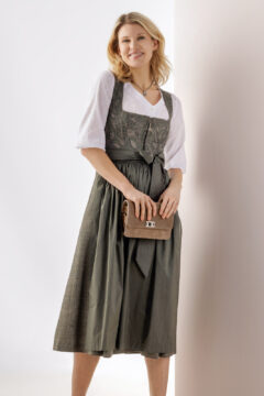 trachtenmode-hiebaum_studenzen_herbst-winter_2025_trachten_kaufen_steiermark_dirndl-gruen-2