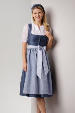 trachtenmode-hiebaum_studenzen_sommer_2025_trachten_kaufen_steiermark_dirndl-blau-2