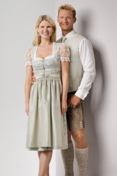 trachtenmode-hiebaum_studenzen_sommer_2025_trachten_kaufen_steiermark_dirndl-gilet-lederhose-herren-13