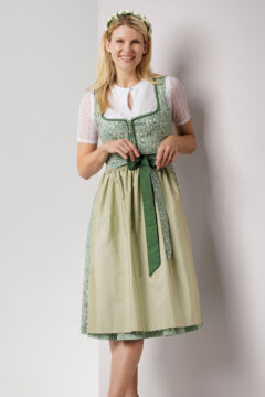 trachtenmode-hiebaum_studenzen_sommer_2025_trachten_kaufen_steiermark_dirndl-gruen-8