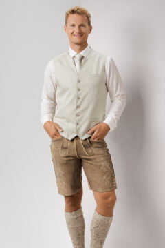 trachtenmode-hiebaum_studenzen_sommer_2025_trachten_kaufen_steiermark_gilet-lederhose-herren-12